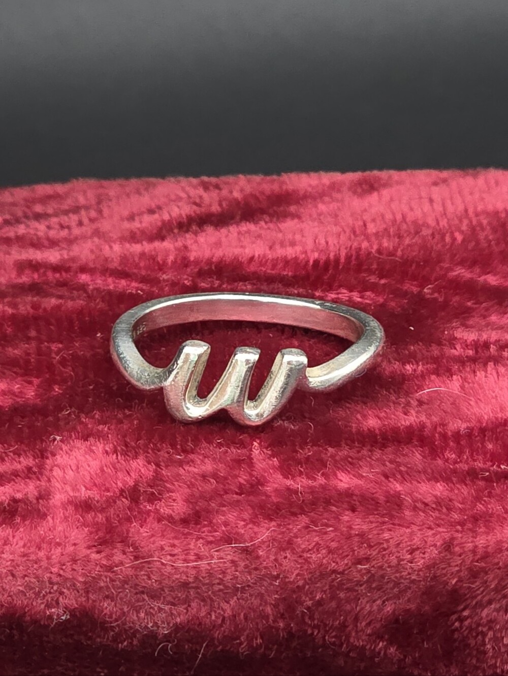 James Avery Sterling Silver .925 W Initial Ring Size 7
